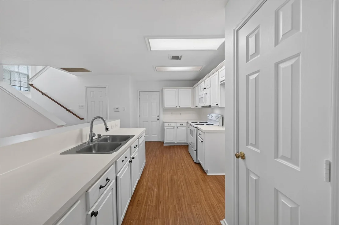 Photo of 130 S Walden Elms Circle