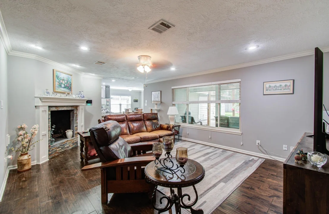 Photo of 9818 Emnora Lane