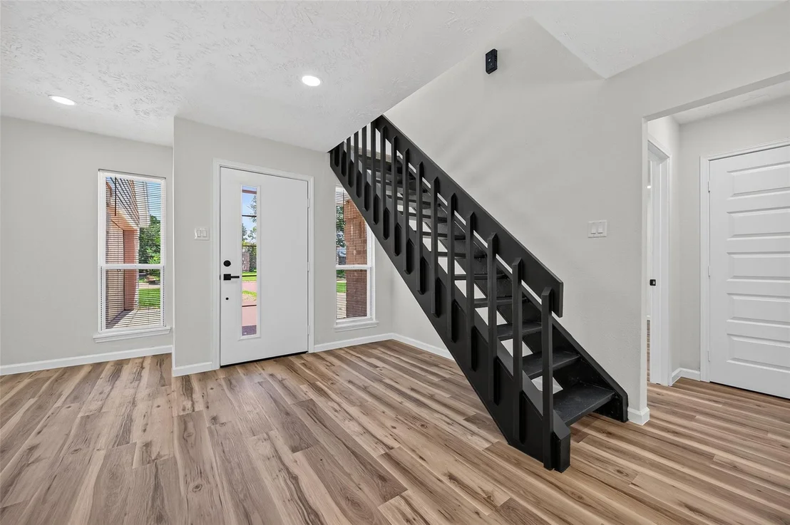 Photo of 6107 Fuller Street