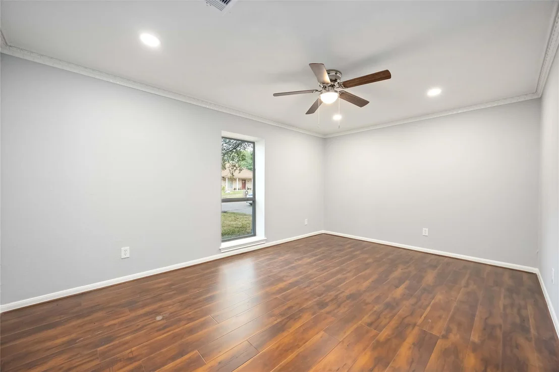Photo of 3823 Fernglade Dr