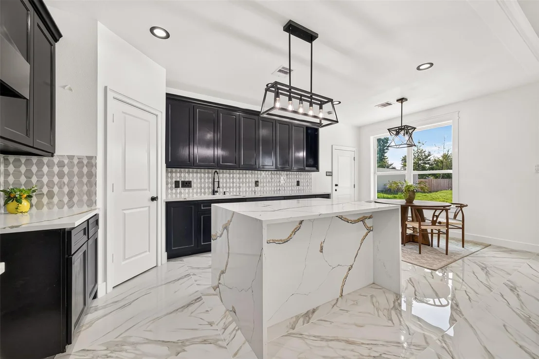 Photo of 1022 Exotic Pine Drive