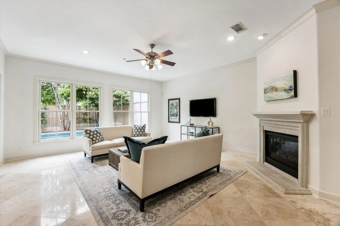 Photo of 2520 Westgate