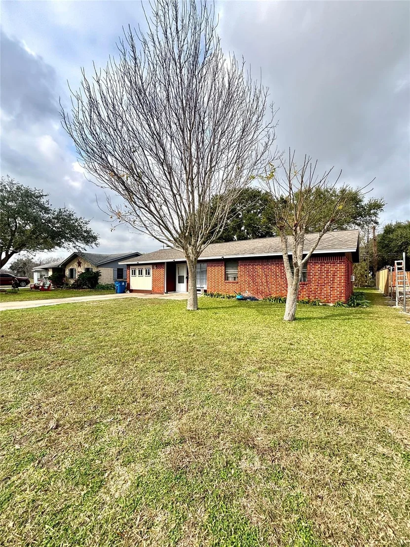 Photo of 1615 Meadowview Drive