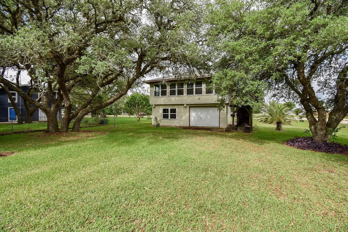 Photo of 225 Swallow Drive
