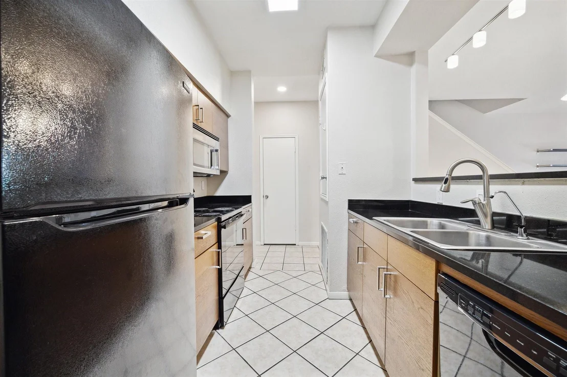 Photo of Unit 404 at 3780 Tanglewilde Street