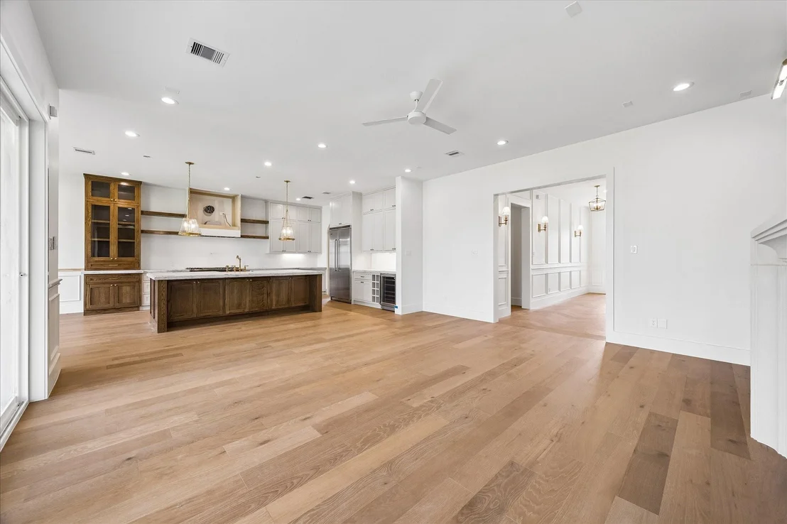 Photo of 1726 Chantilly Lane