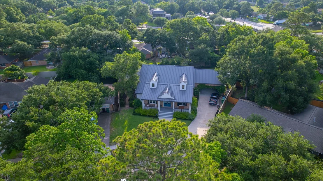 Photo of 10614 Moonlight Drive