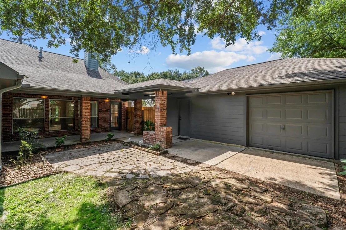 Photo of 30111 Granum Drive