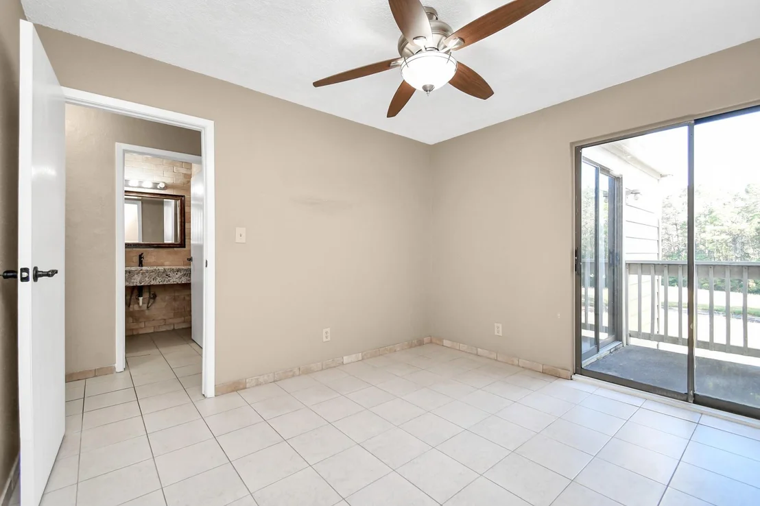 Photo of Unit 250D at 2501 Gulf Freeway