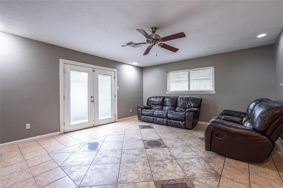 Photo of 4908 Holly Park Drive