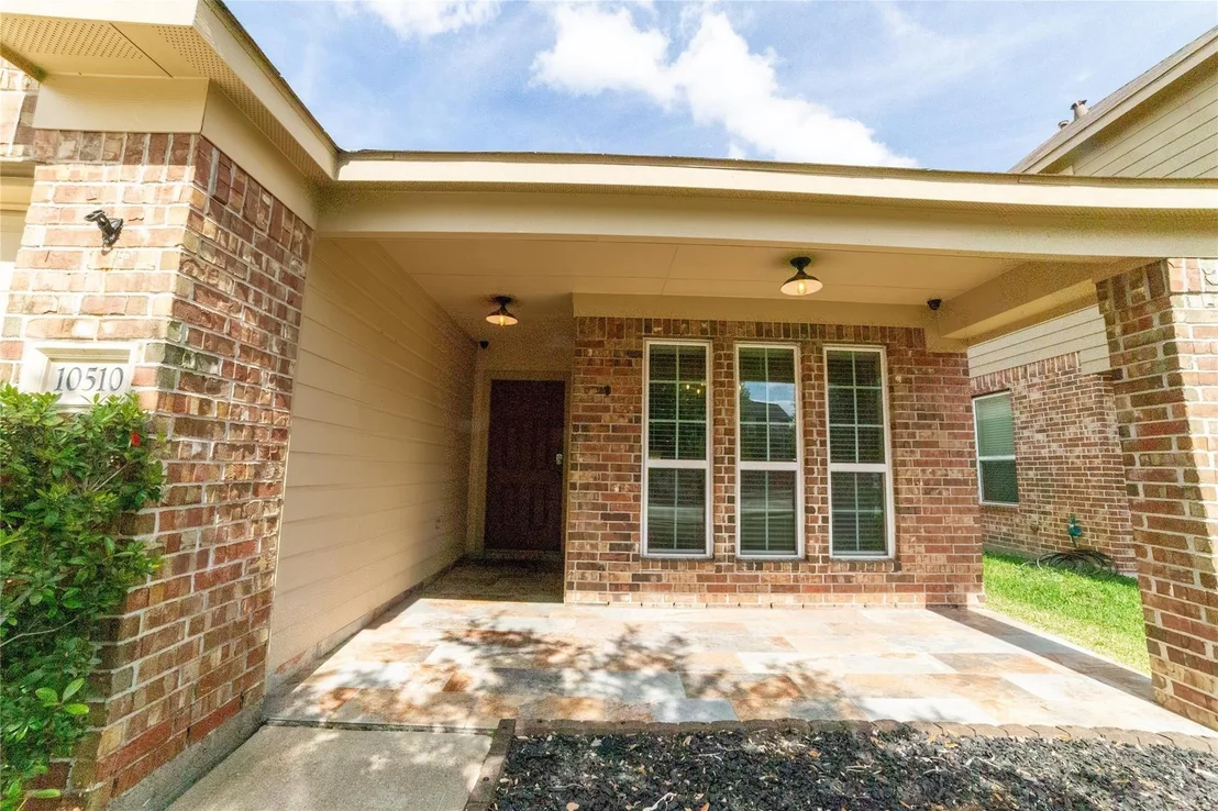 Photo of 10510 Chestnut Path Way