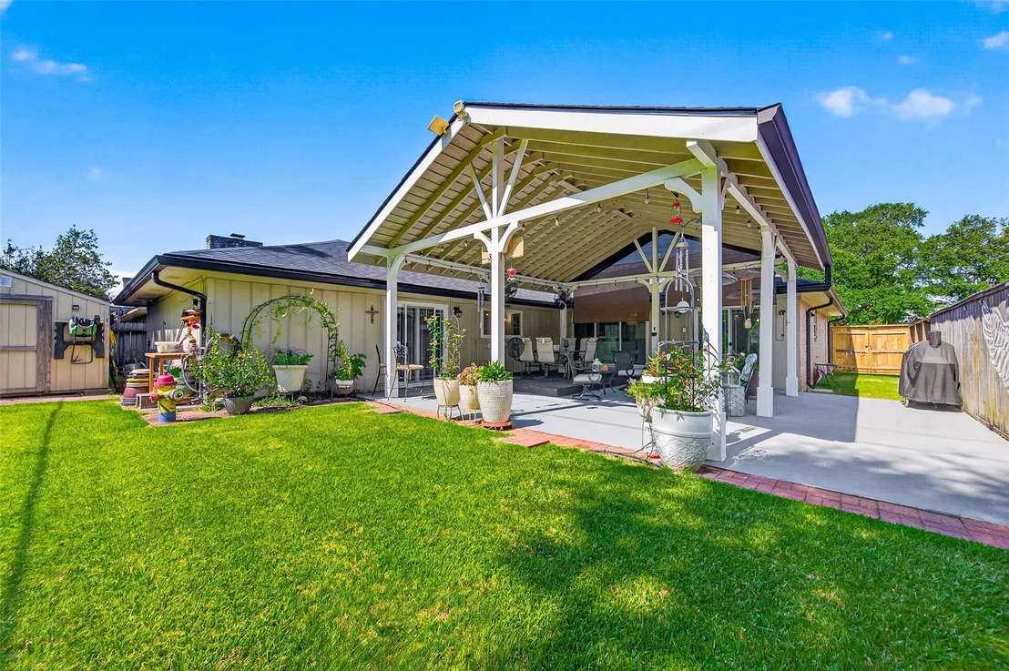 Photo of 5038 Pine Cliff Drive