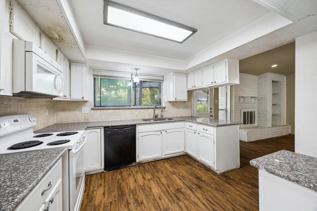 Photo of 23423 Canyon Lake Drive