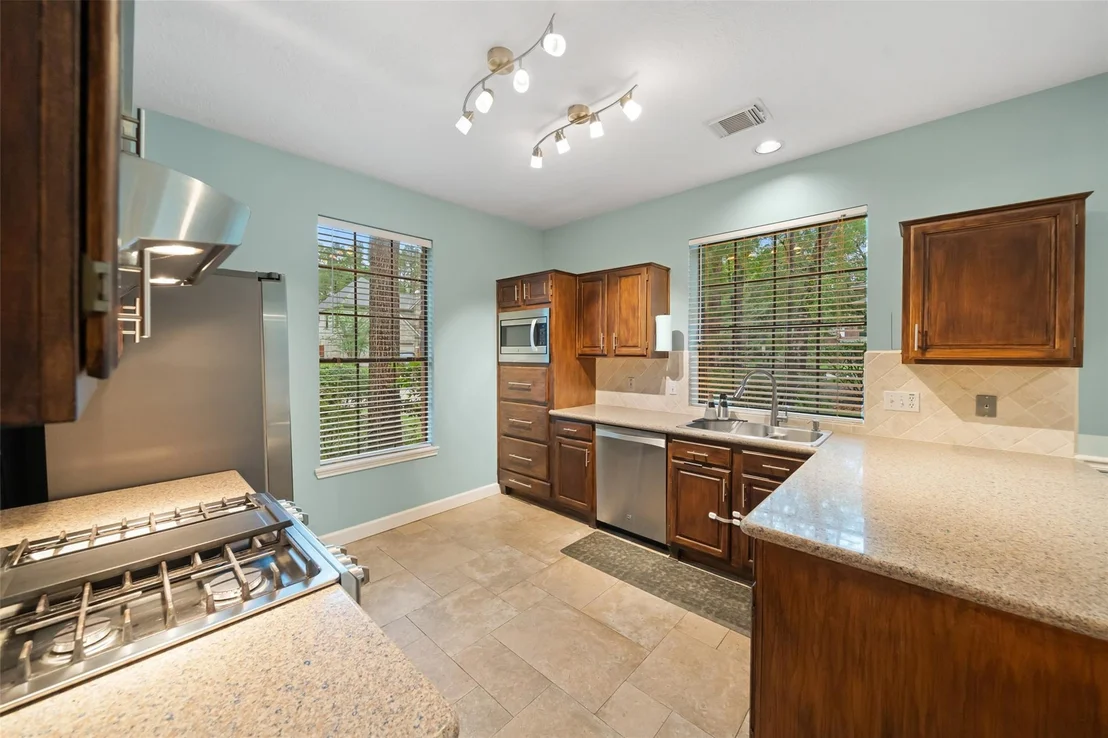 Photo of 84 E Stony End Place