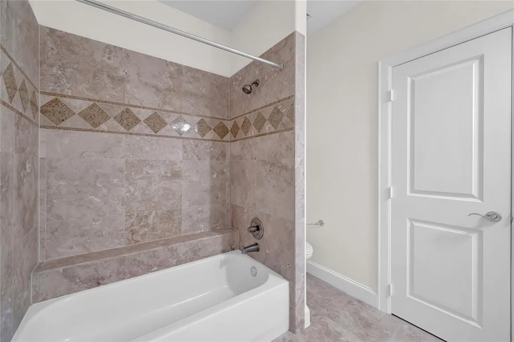 Photo of 3935 Riley Street