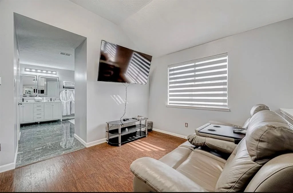 Photo of 16107 Lakestone Drive