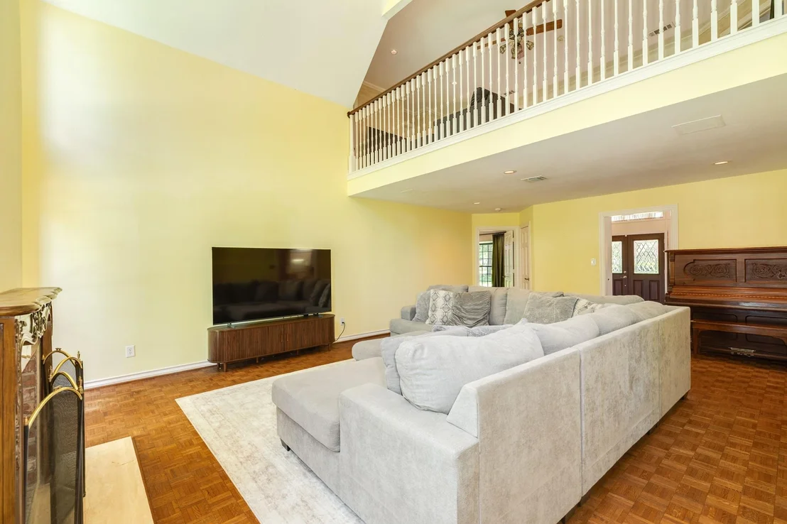 Photo of 110 Sequoia