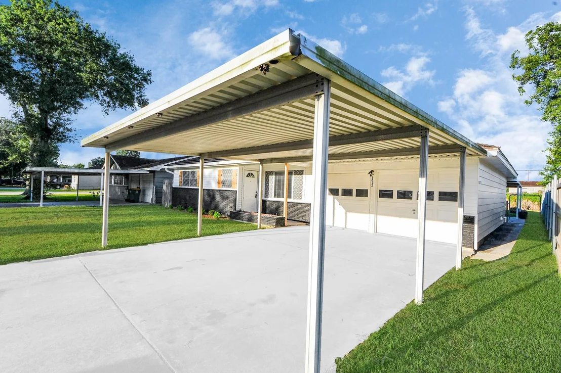 Photo of 1812 Locklaine Drive
