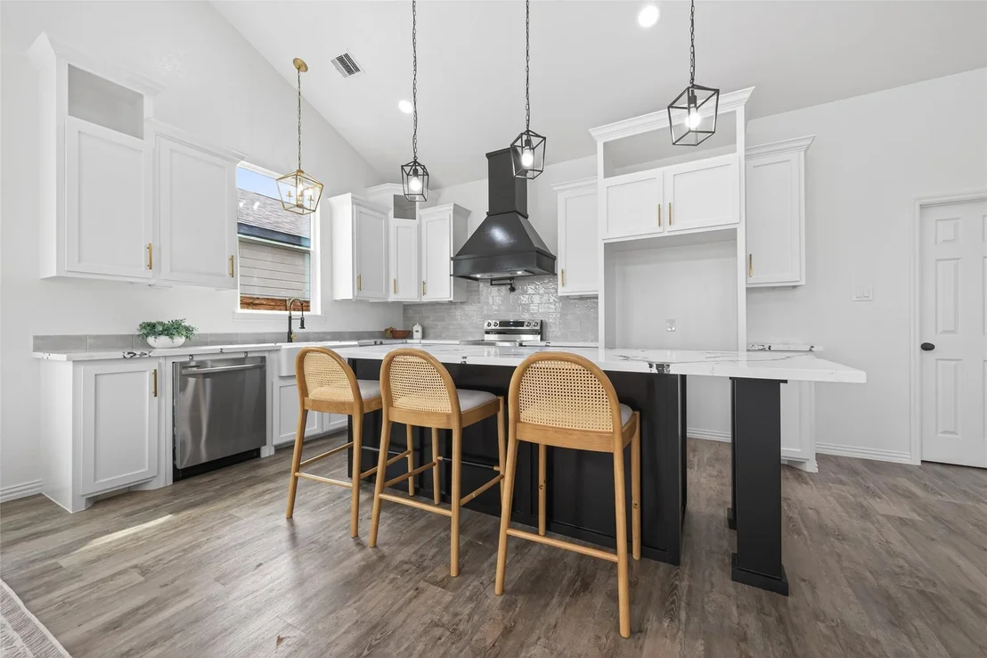 Photo of 1105 Peter Pine Street