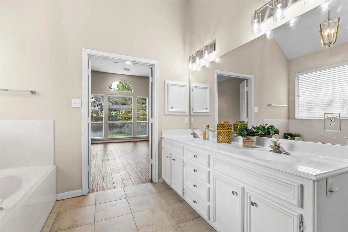 Photo of 712 Forest Lane Drive
