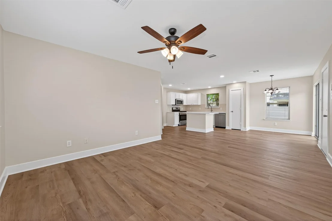 Photo of 21090 Aldens Oak