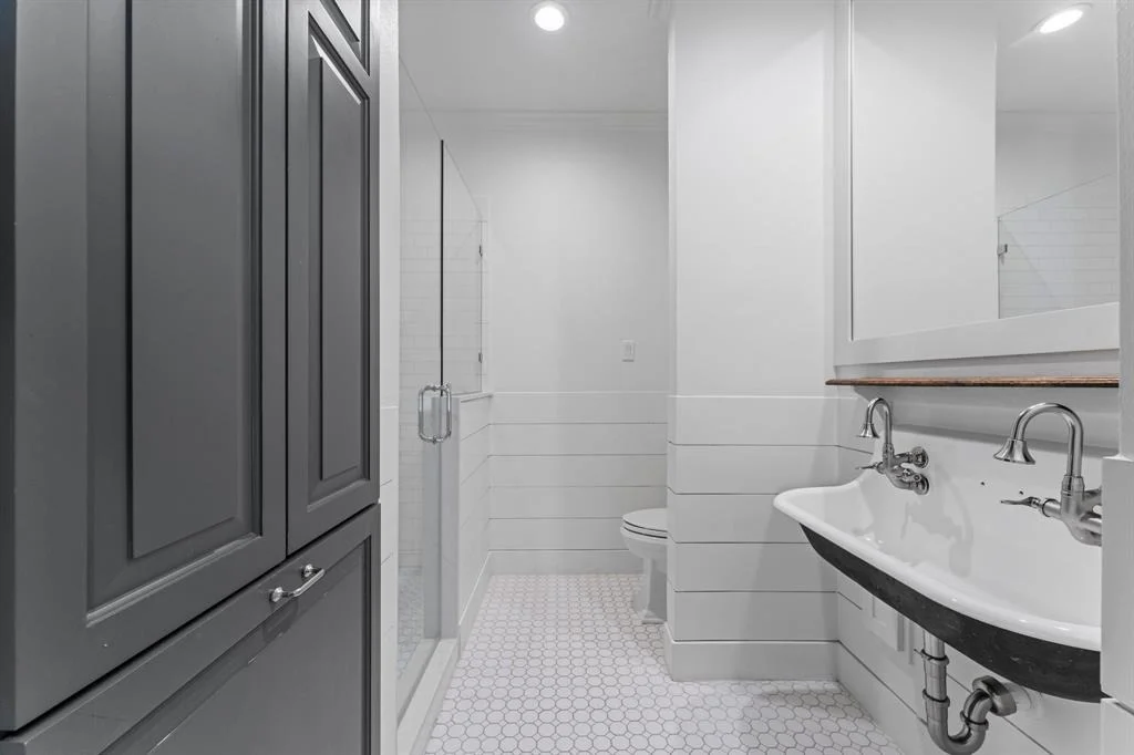 Photo of 184 W Shadowpoint Circle