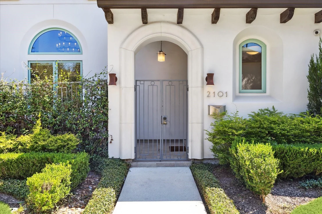 Photo of 2101 Dickey Place