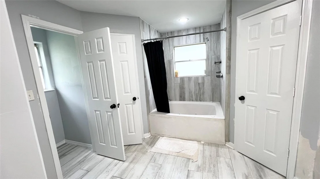 Photo of 803 Glen Hollow Drive