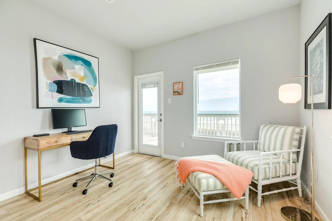 Photo of 2938 Bluewater Highway