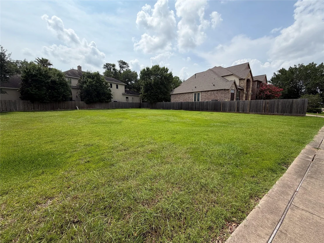 Photo of 9002 Cliffwood Drive