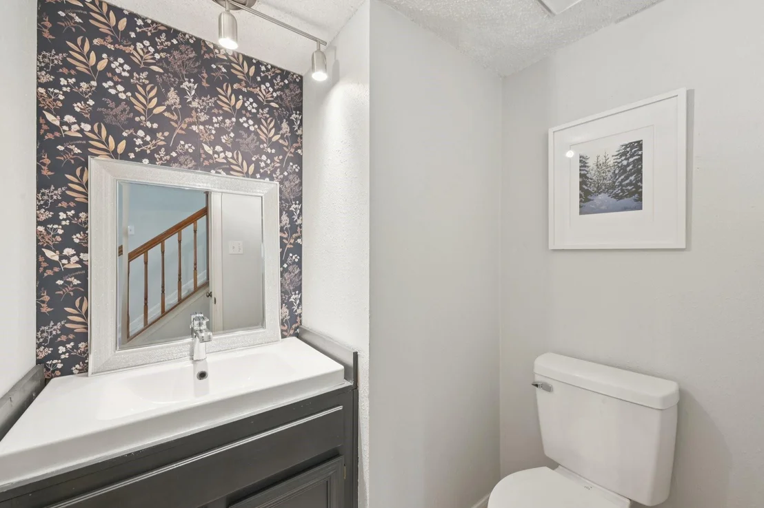 Photo of 3218 Knoll West Drive