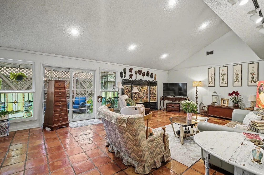 Photo of 2903 Fontana Drive