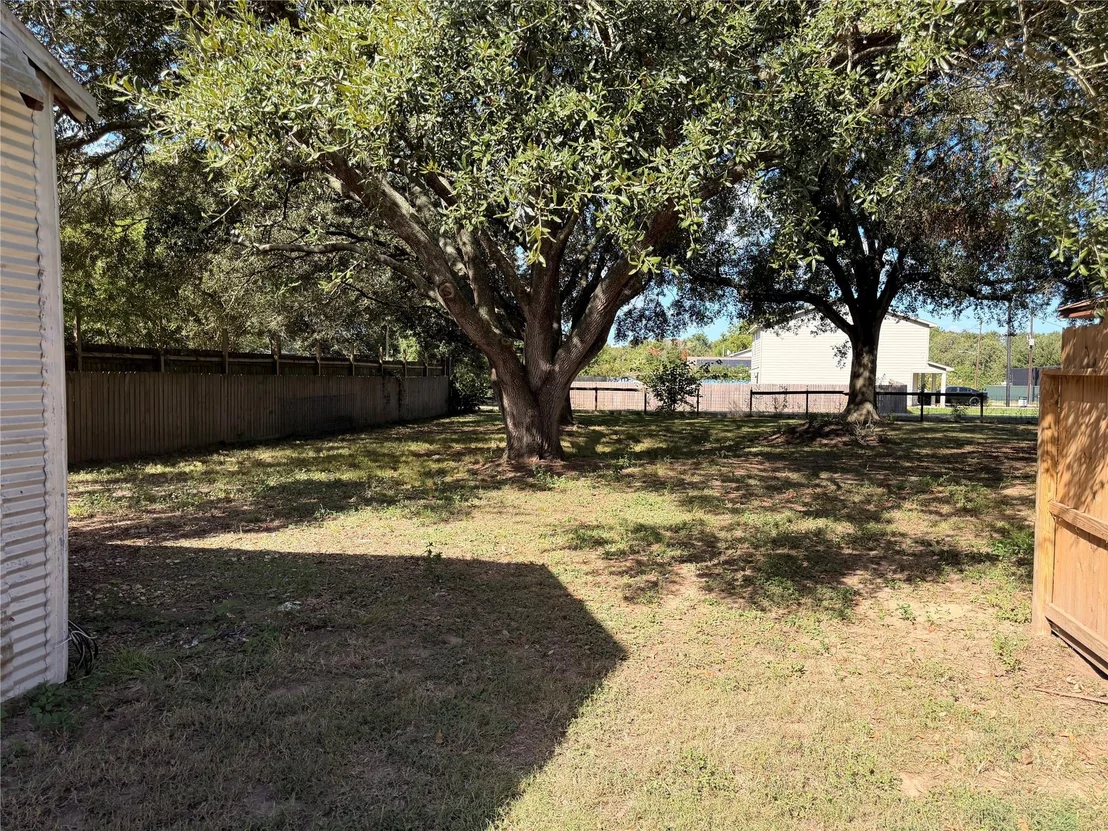 Photo of 2611 Center Street
