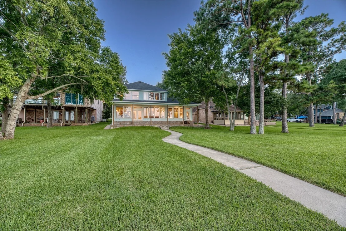 Photo of 371 N Forest Cove Loop