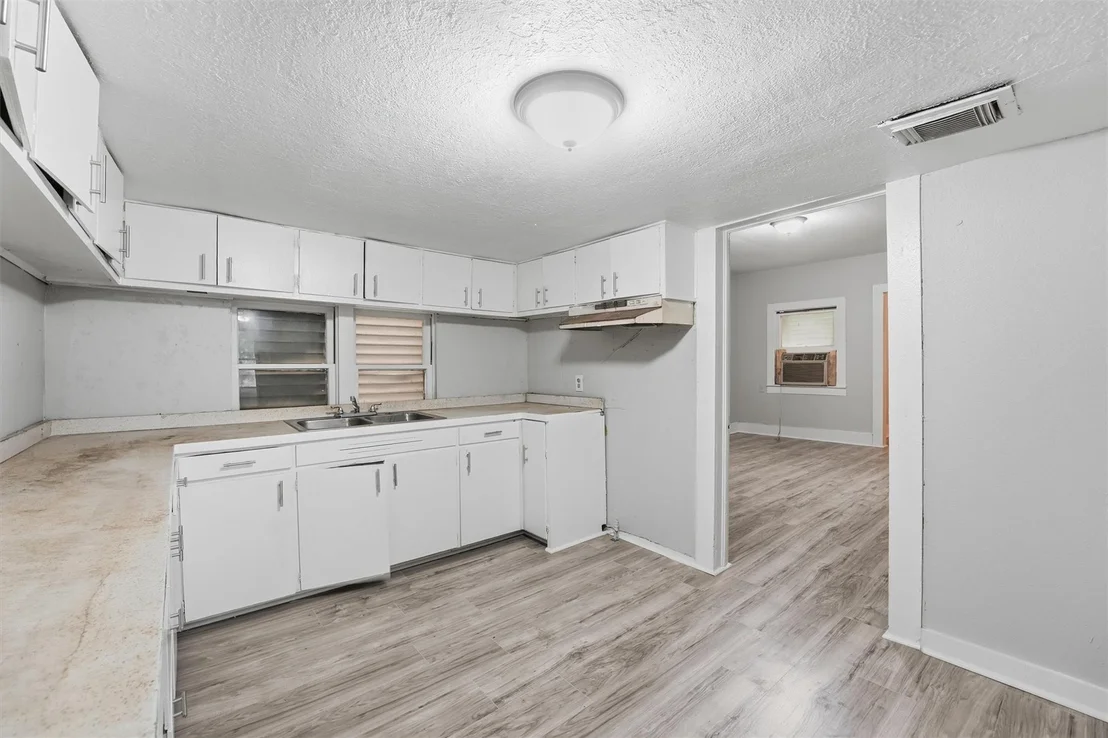 Photo of 811 W Broad Street