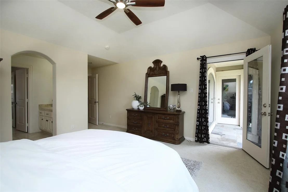 Photo of 15711 Lake Iris Drive