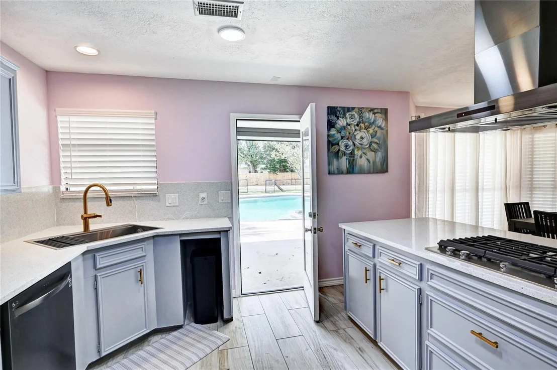 Photo of 6 Oak Hollow Circle