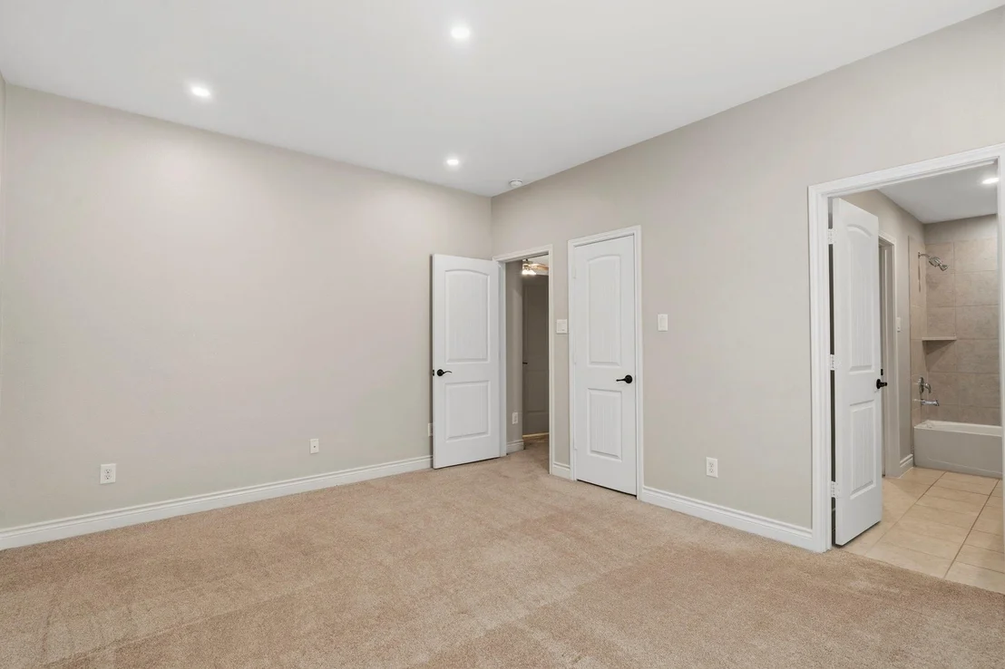Photo of 155 W Wading Pond Circle