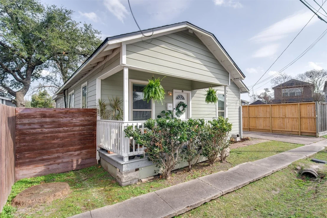Photo of 2116 Carter Street
