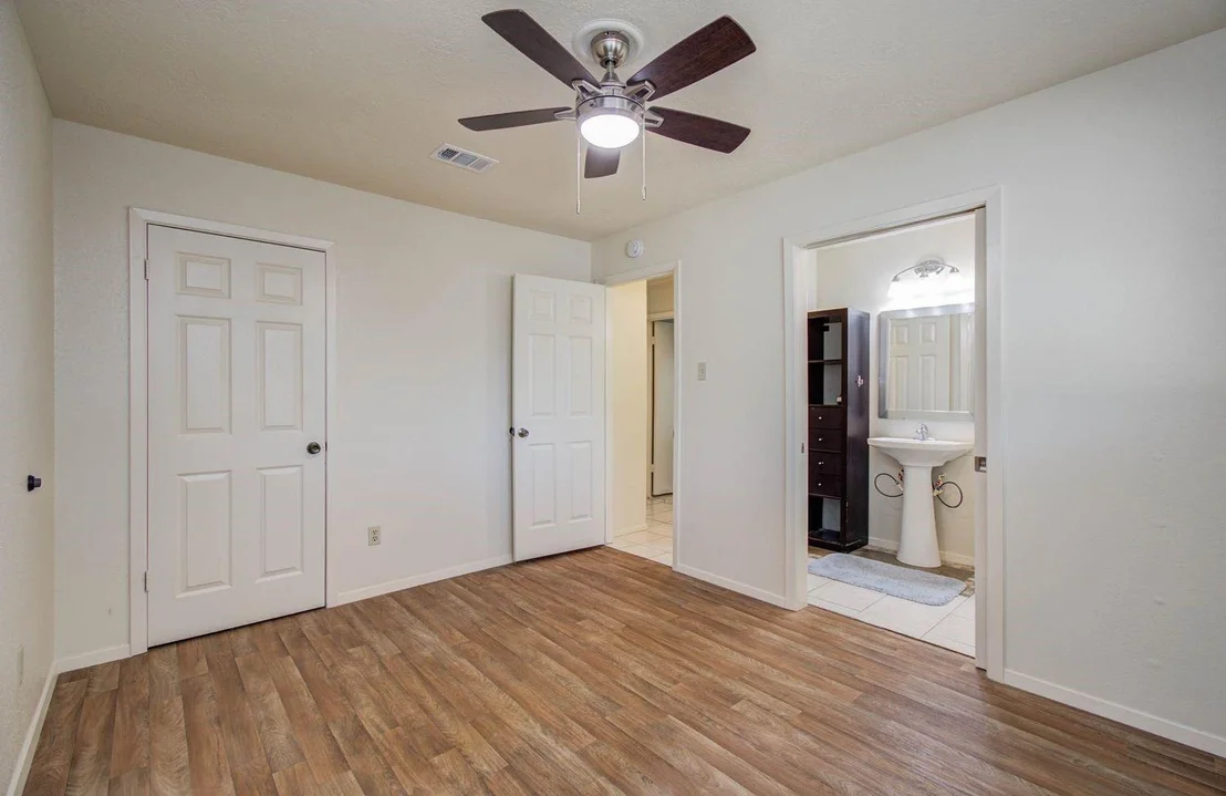 Photo of 7902 White Swan Drive
