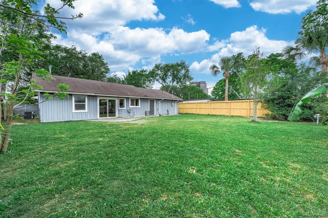 Photo of 7230 Edgemoor Drive