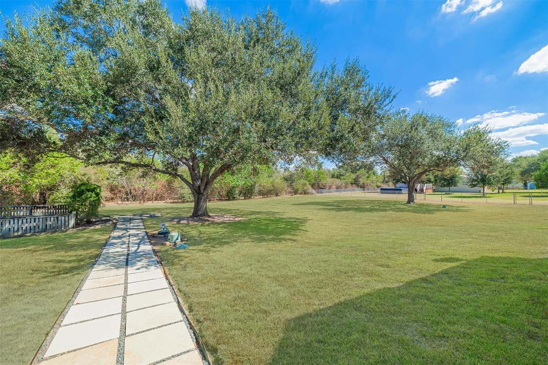 Photo of 1520 Lakefield Drive