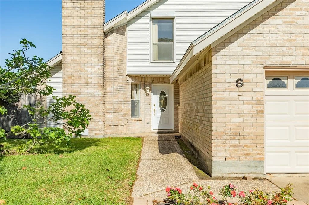 Photo of 8 Lakeview Drive