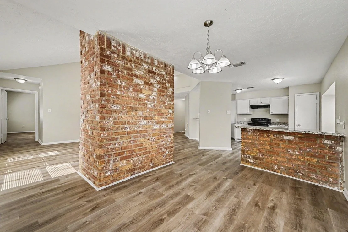 Photo of 2710 Village Circle Drive