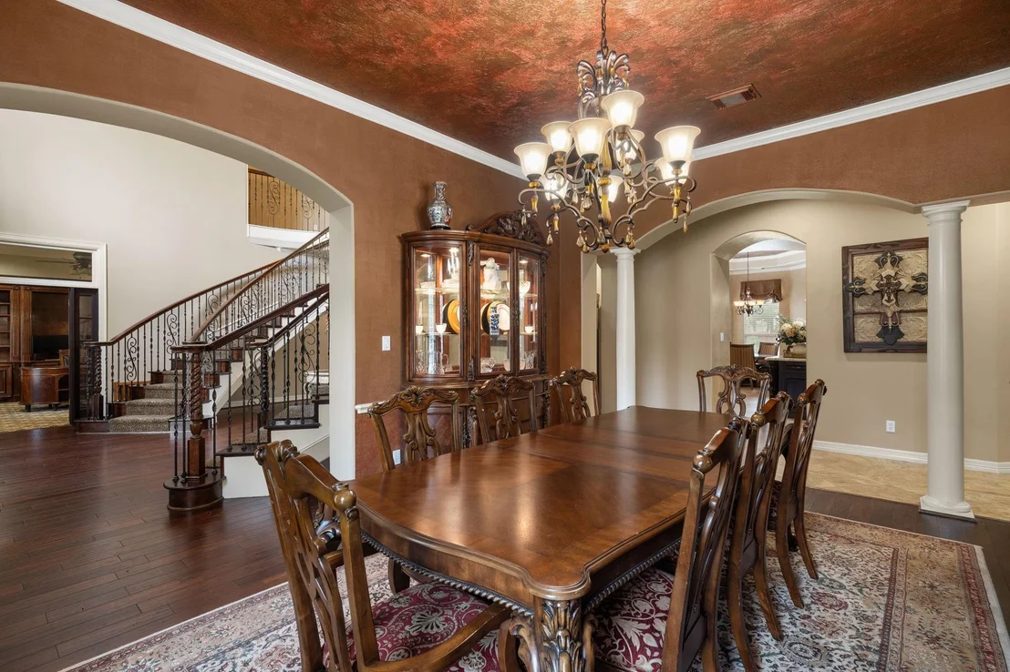 Photo of 8214 Forest Gate Drive