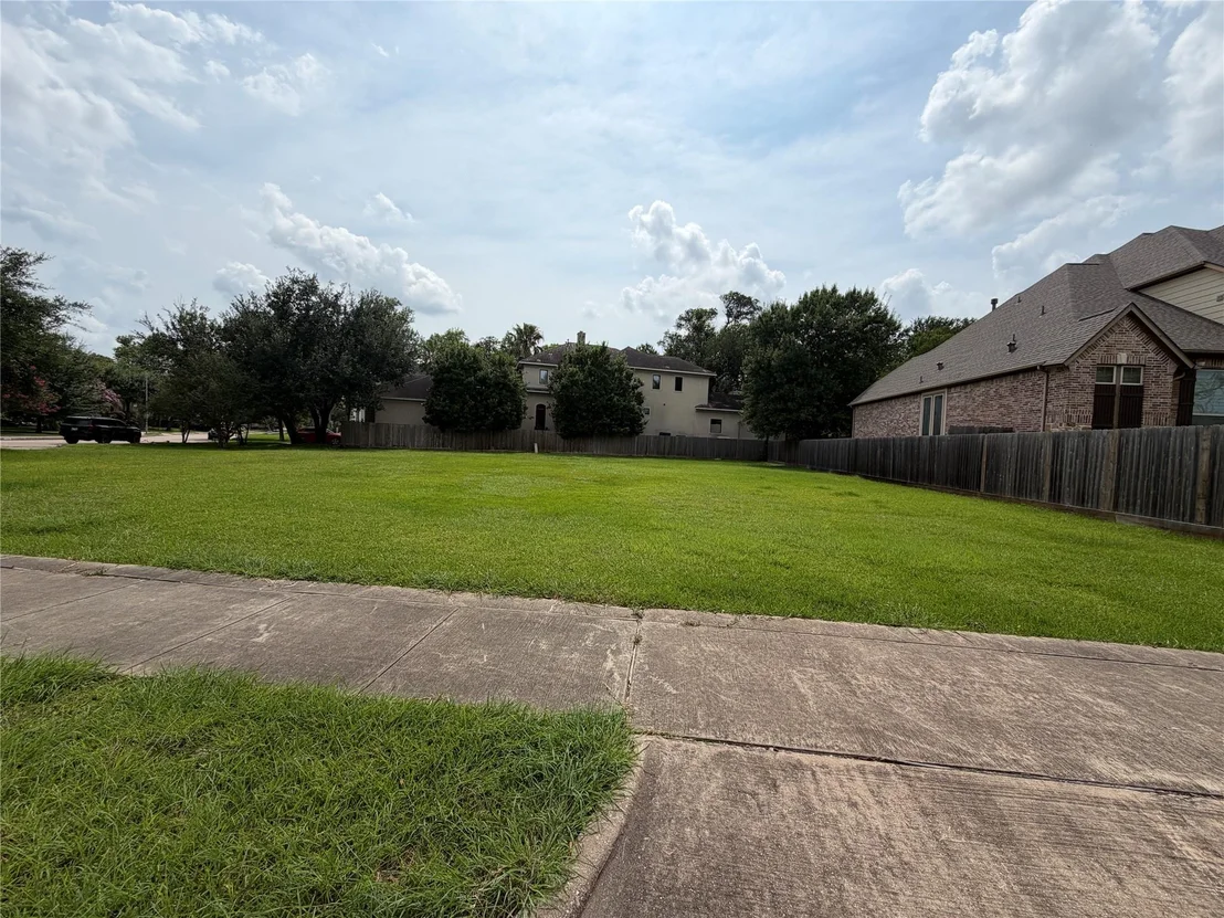 Photo of 9002 Cliffwood Drive