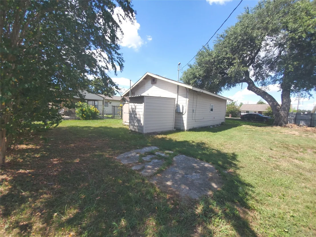 Photo of 9831 Bamboo Road