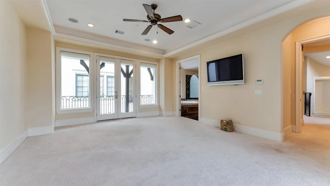Photo of Unit E at 1700 Sunset Boulevard