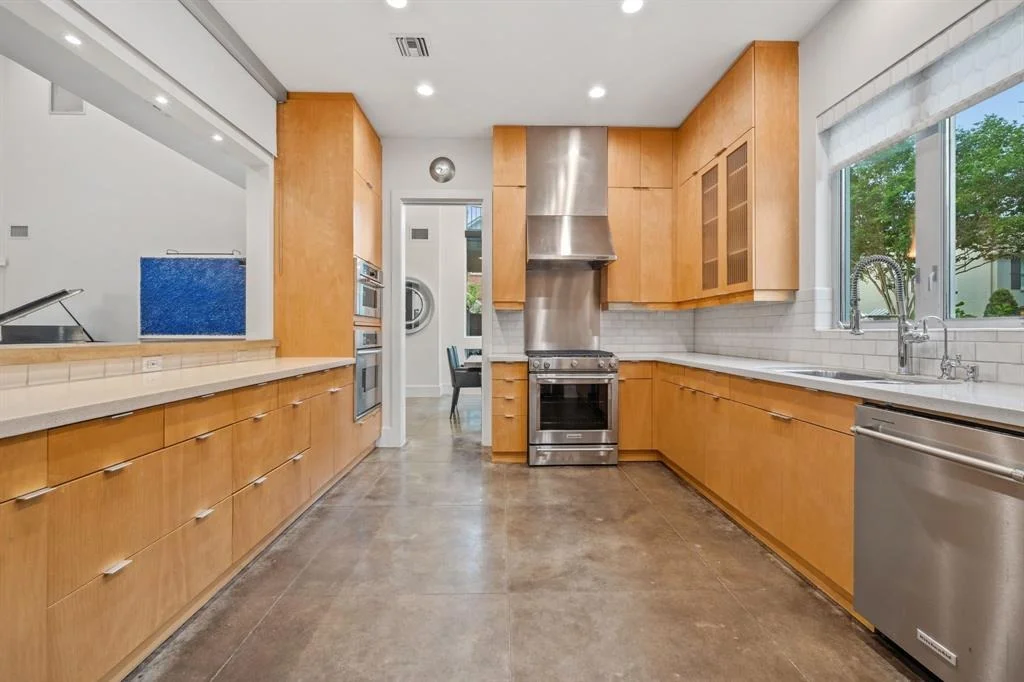 Photo of 4102 Coleridge