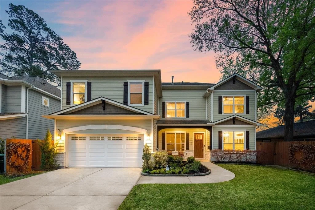 Photo of 1423 Chantilly Lane